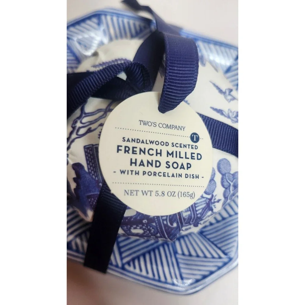 Two's Company Blue Willow Sandalwood French Milled Soap with Dish NWT